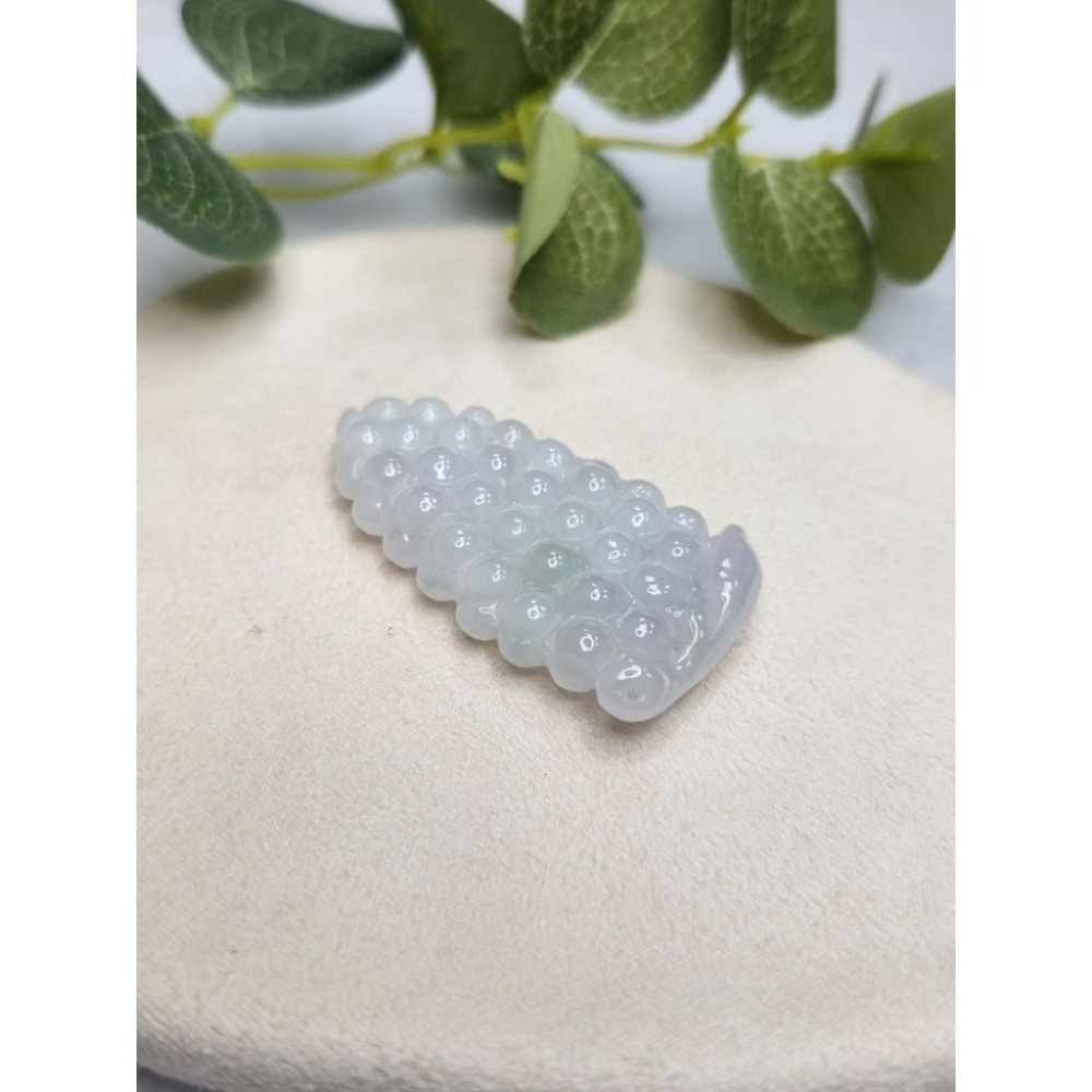 逸品軒～天然緬甸玉A貨-Z7101-細糯葡萄墜子✅️長約46.3mm寬約24.5mm厚約6.6mm-細節圖4