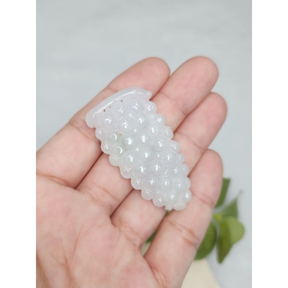 逸品軒～天然緬甸玉A貨-Z7101-細糯葡萄墜子✅️長約46.3mm寬約24.5mm厚約6.6mm-細節圖5