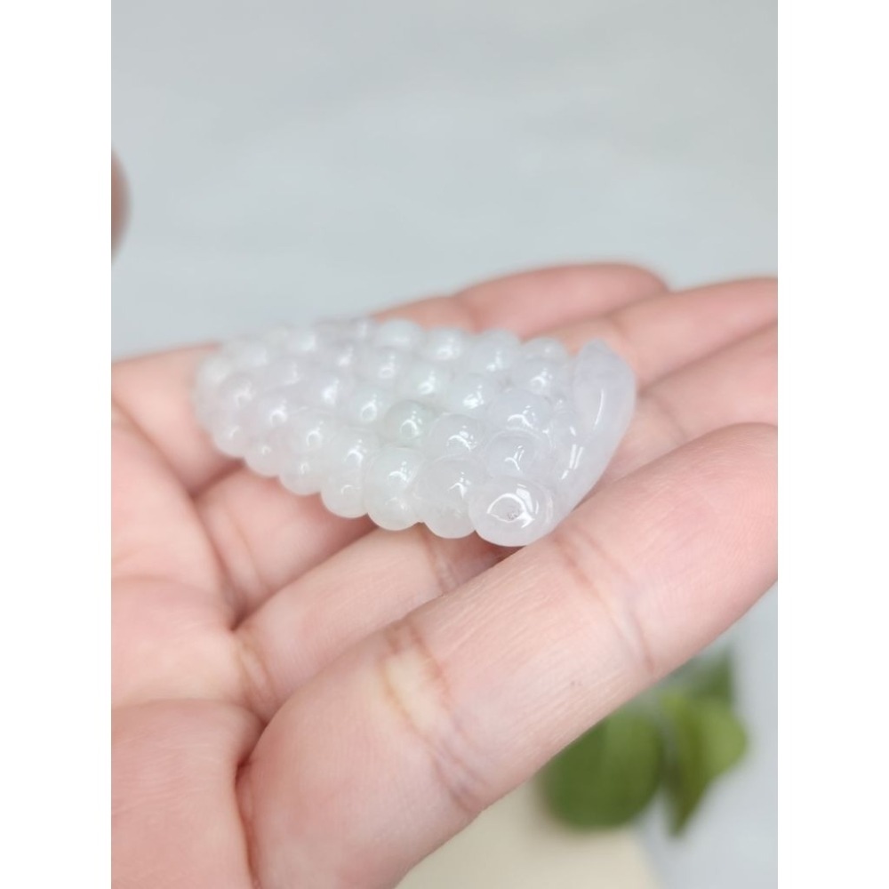 逸品軒～天然緬甸玉A貨-Z7101-細糯葡萄墜子✅️長約46.3mm寬約24.5mm厚約6.6mm-細節圖6