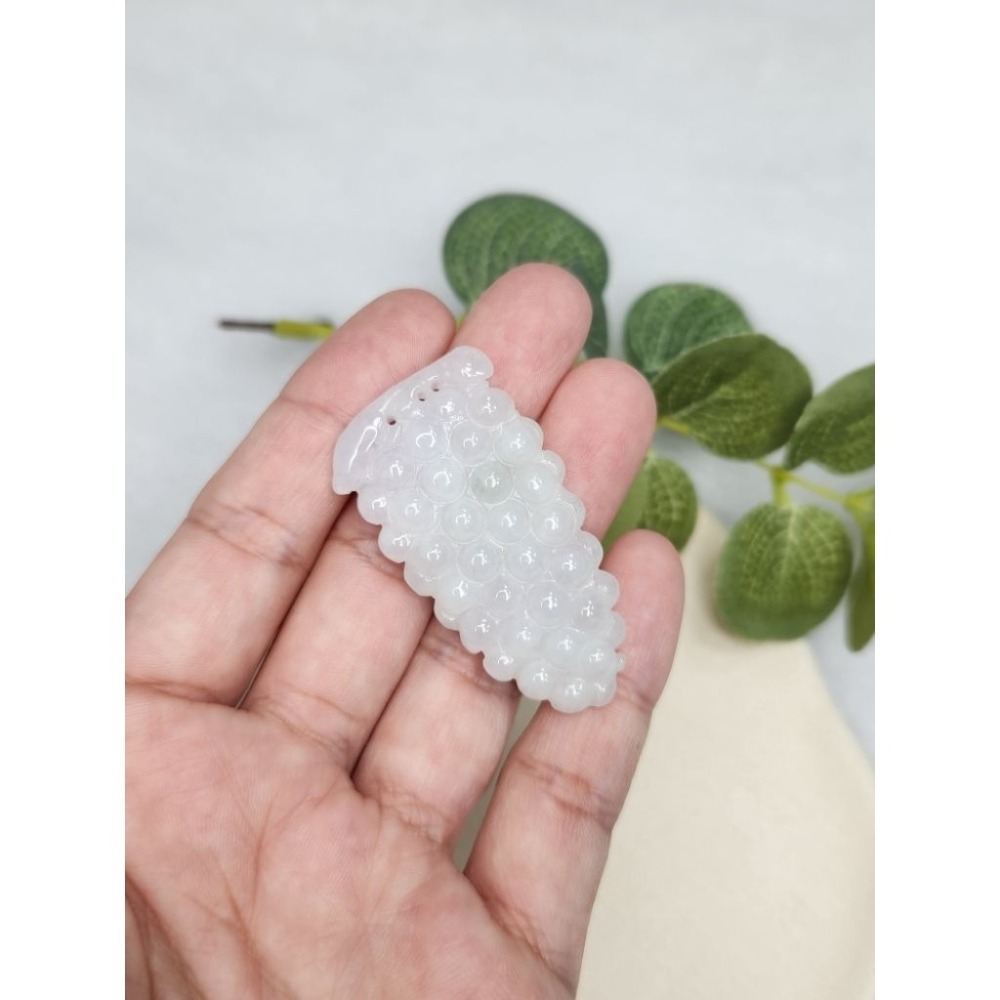 逸品軒～天然緬甸玉A貨-Z7101-細糯葡萄墜子✅️長約46.3mm寬約24.5mm厚約6.6mm-細節圖8