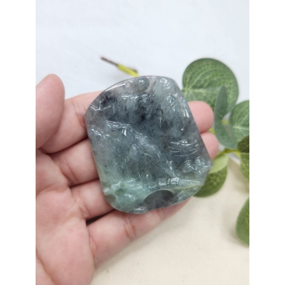 逸品軒～天然緬甸玉A貨-Z7106-烏雞帶綠山水貴人牌墜子✅️長約52.9mm寬約44.8mm厚約6mm-細節圖6