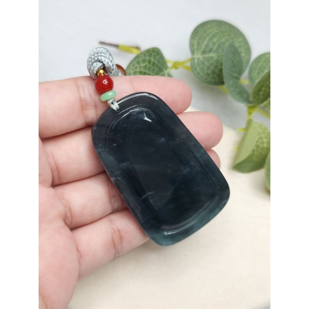 逸品軒～天然翡翠玉A貨-Z7107-瓜料牛轉乾坤墜子✅️長約56.1mm寬約34.9mm厚約6.4mm-細節圖8
