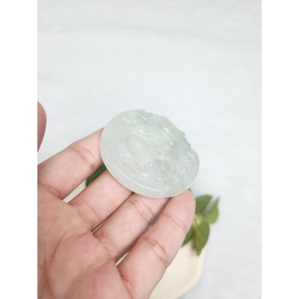 逸品軒～天然緬甸玉A貨-Z7108-冰糯飄花佛魔一念之間牌墜子✅️長約51.6mm寬約51mm厚約5.5mm-細節圖5