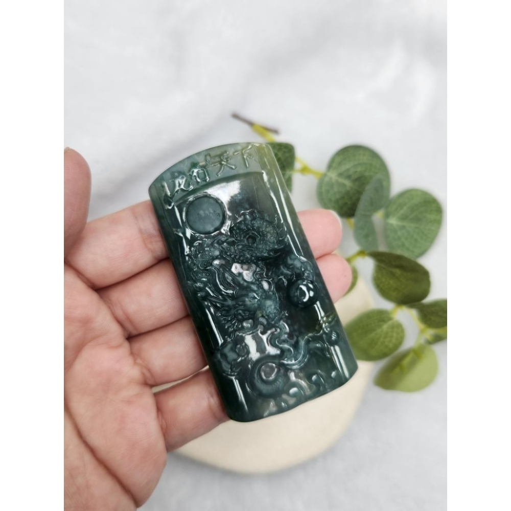 逸品軒～天然翡翠玉A貨-Z7116 -瓜料龍行天下牌墜子✅️長約71.2mm寬約36.9mm厚約6.2mm-細節圖7