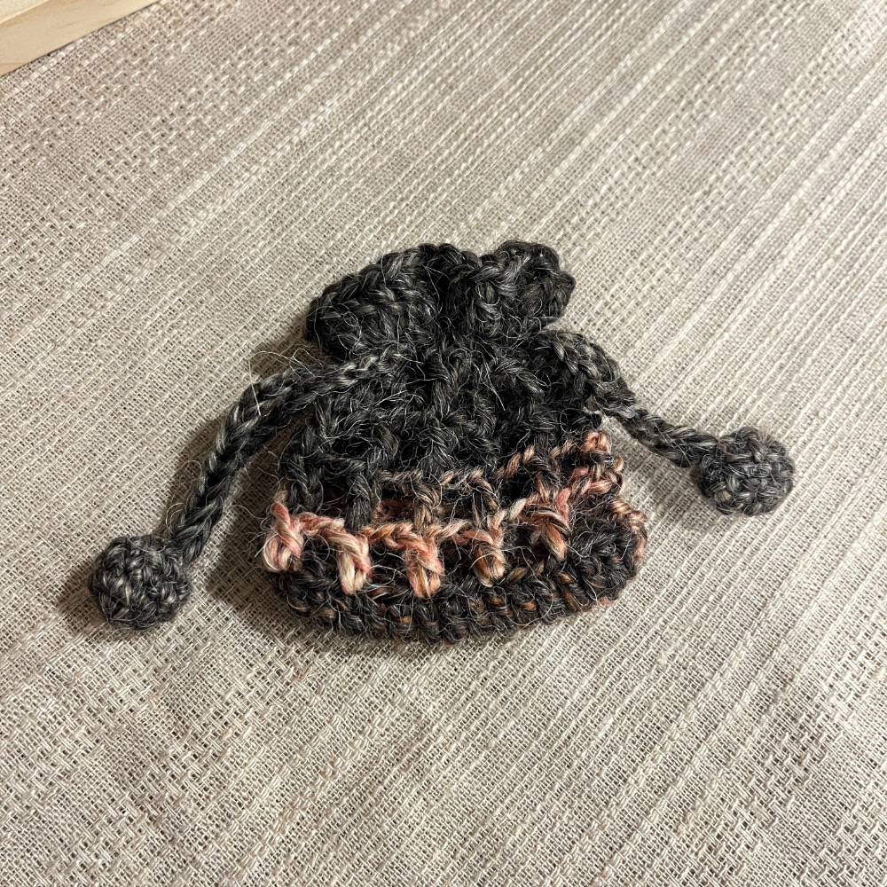 Jenny′s good life手作毛線針織格子球球束口袋/耳機包/耳機袋-細節圖9