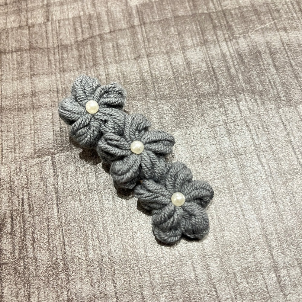 Jenny′s good life手作毛線針織三顆珍珠泡芙小花髮夾/髮飾-規格圖8