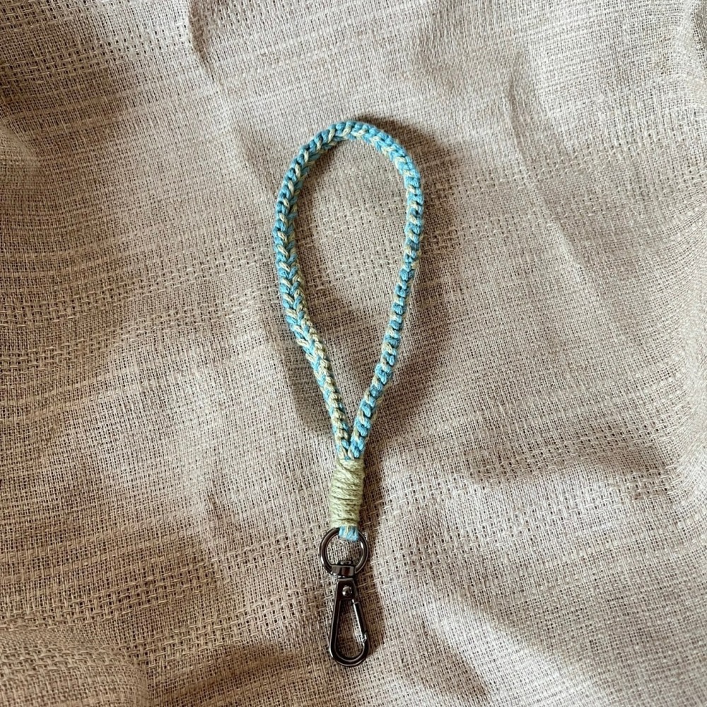 Jenny′s good life手作毛線針織雙色手腕手機掛勾-細節圖4