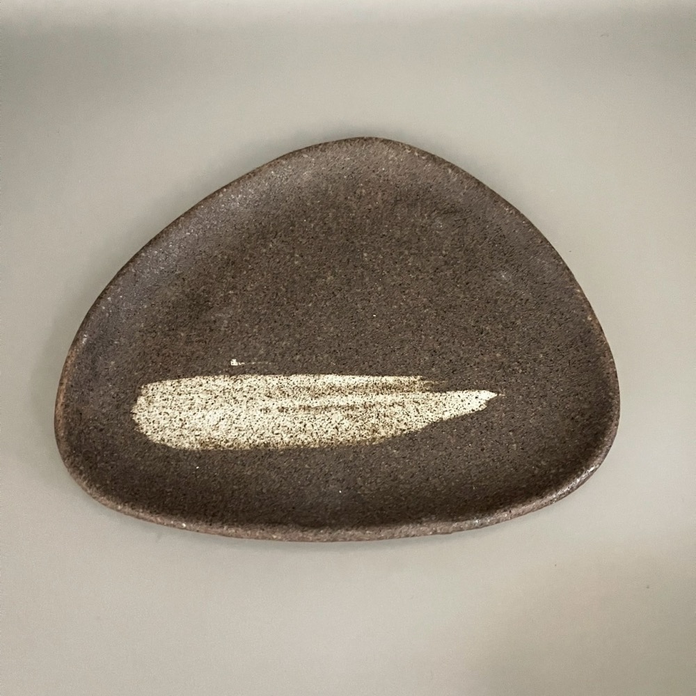 日本製美濃燒白色刷紋一抹白咖啡色咖啡杯盤組 茶杯盤組 陶瓷杯盤組 杯子 盤子 甜點盤 小盤子-細節圖3