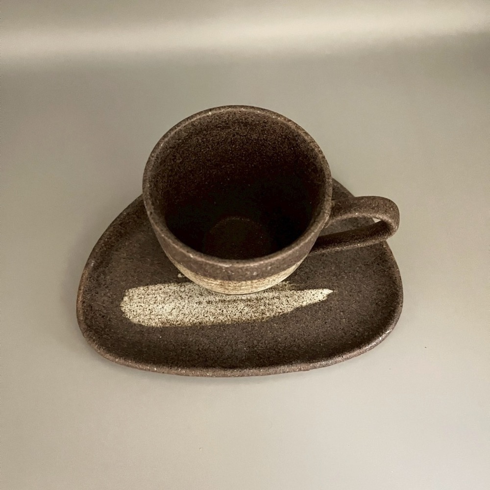 日本製美濃燒白色刷紋一抹白咖啡色咖啡杯盤組 茶杯盤組 陶瓷杯盤組 杯子 盤子 甜點盤 小盤子-細節圖2