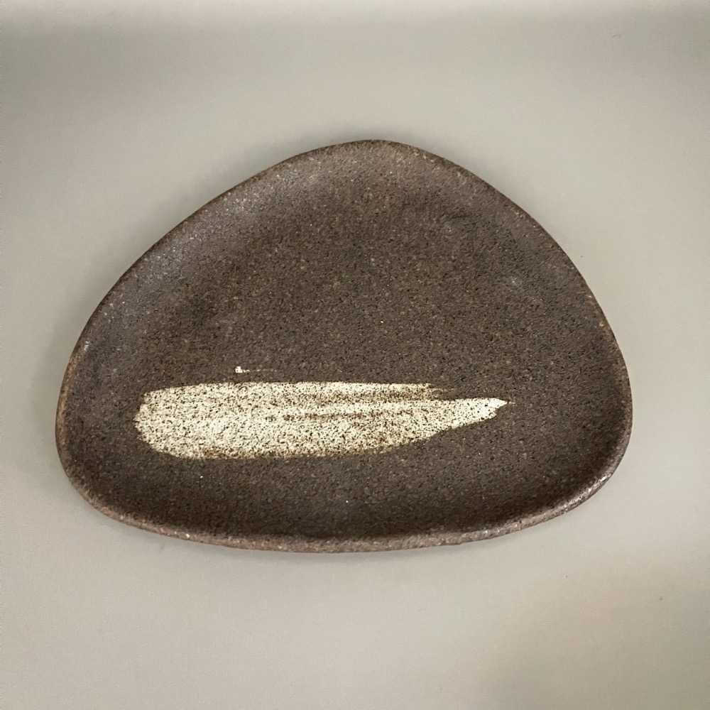 日本製美濃燒白色刷紋一抹白咖啡色咖啡杯盤組 茶杯盤組 陶瓷杯盤組 杯子 盤子 甜點盤 小盤子-細節圖3