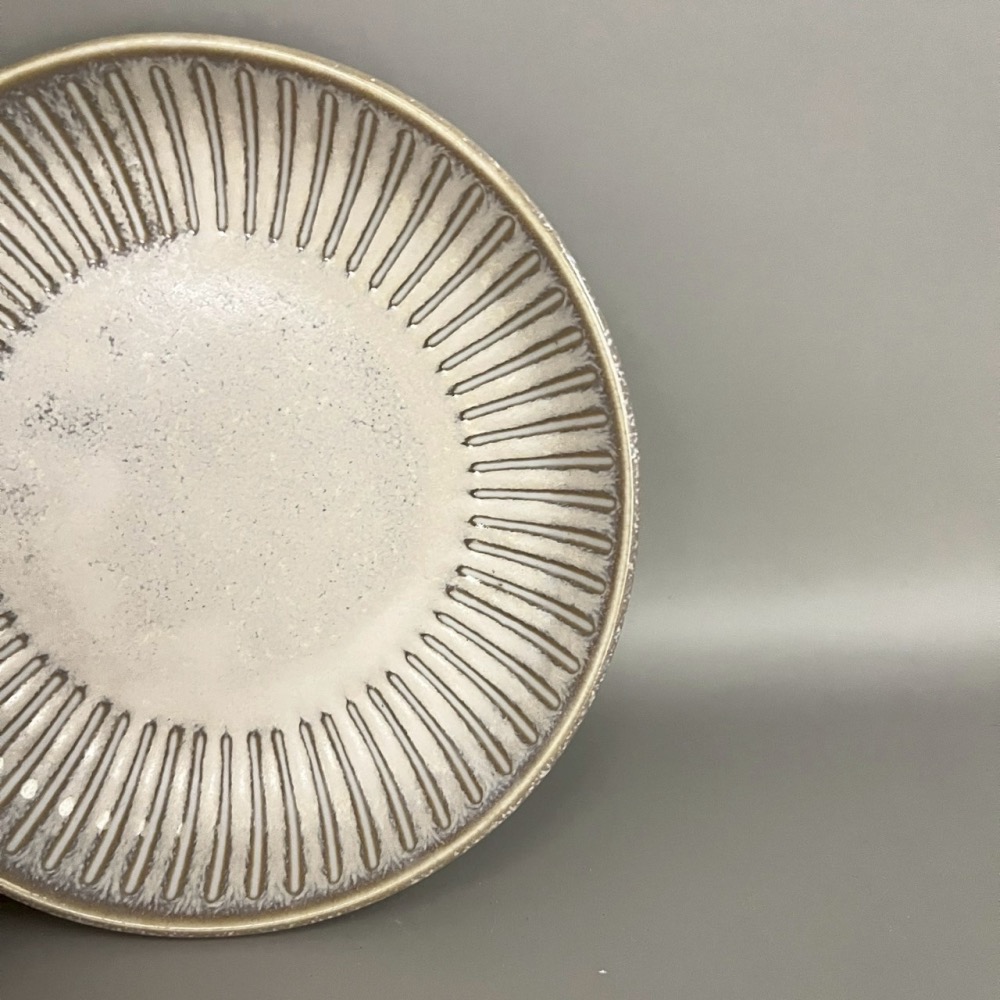 日本製美濃燒簡約條紋白色陶瓷盤 小盤子 盤子 圓盤 甜點盤 點心盤 飾品盤 小菜盤14公分-細節圖4