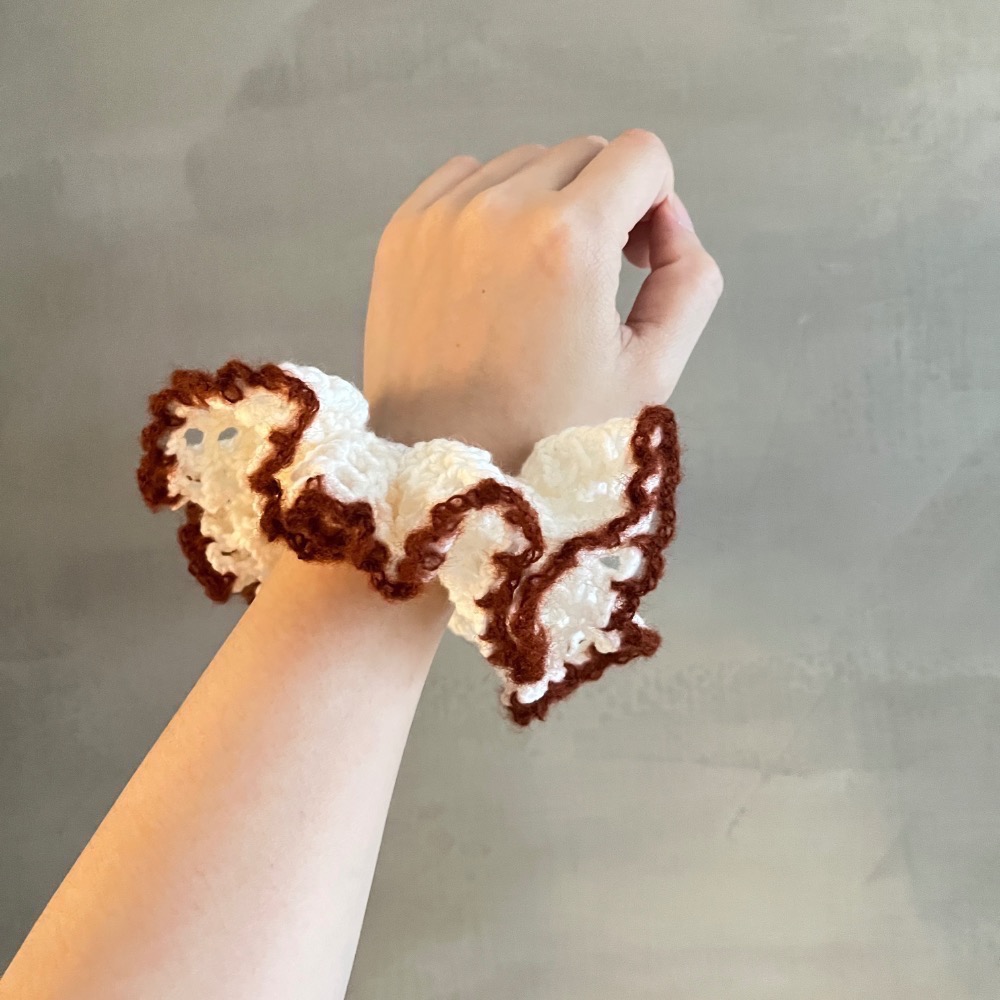 Jenny’s good life 手作毛線鏤空格子花邊寬版大腸圈 髮圈-細節圖6