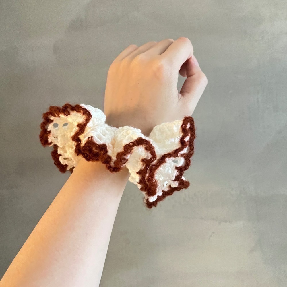 Jenny’s good life 手作毛線鏤空格子花邊寬版大腸圈 髮圈-細節圖4