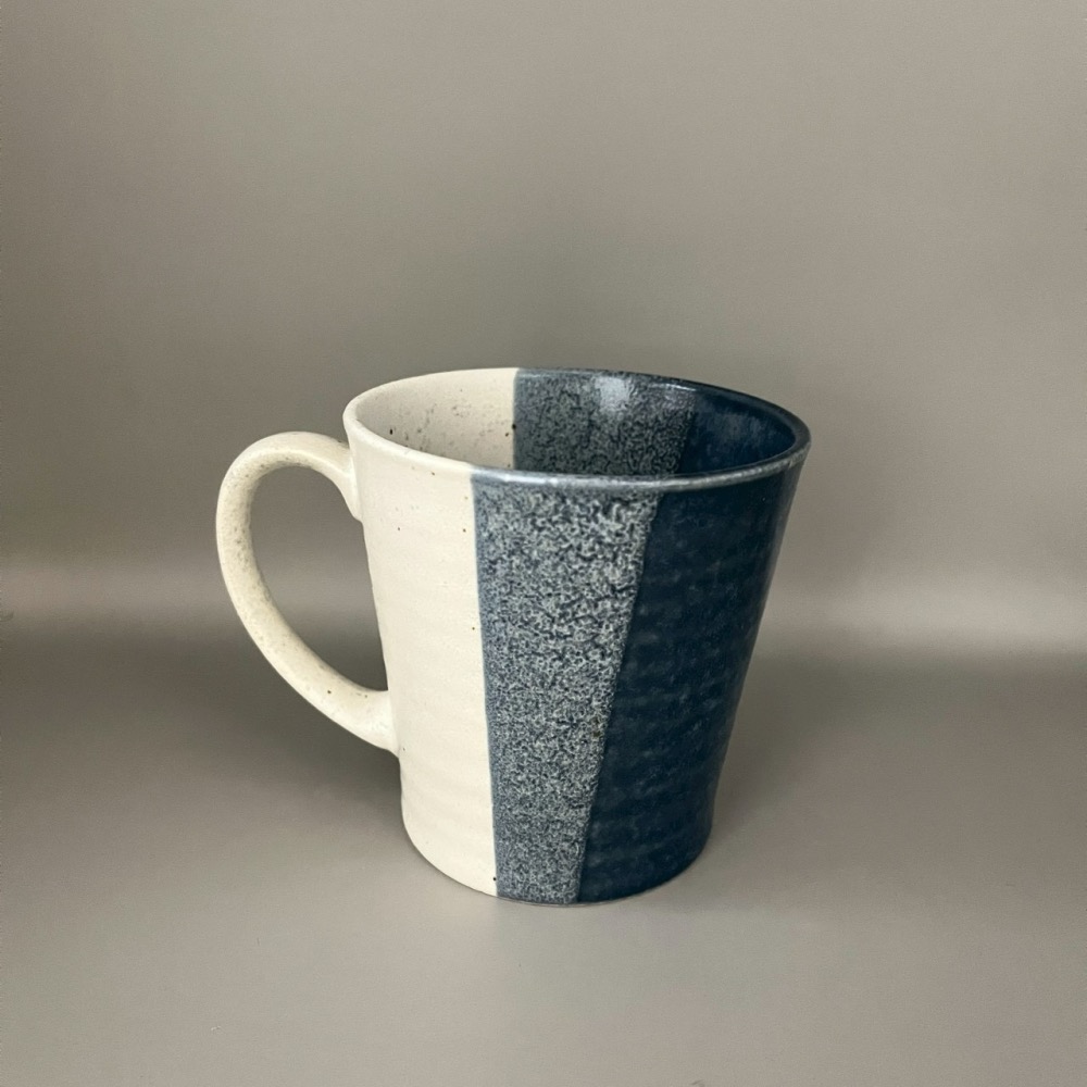 日本製藍色漸層色塊簡約質感陶瓷馬克杯 杯子 水杯 300ml-細節圖2