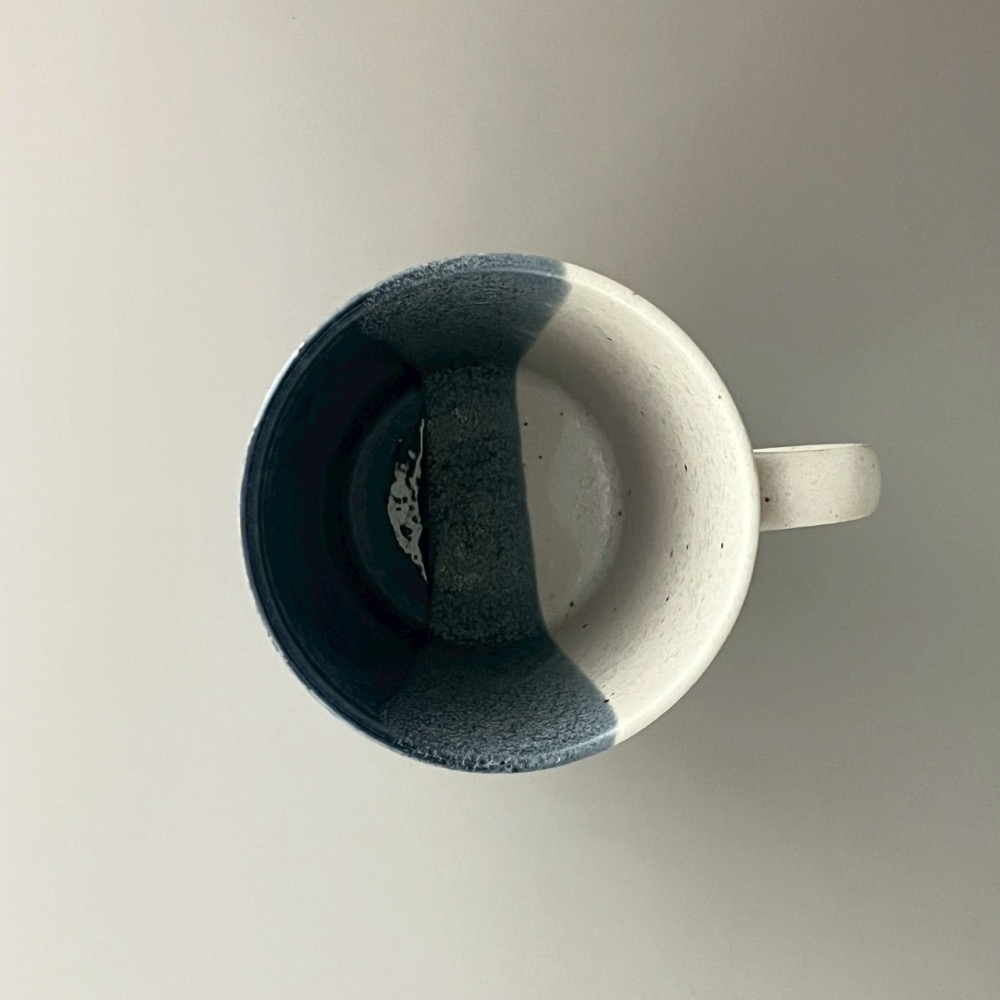 日本製藍色漸層色塊簡約質感陶瓷馬克杯 杯子 水杯 300ml-細節圖3