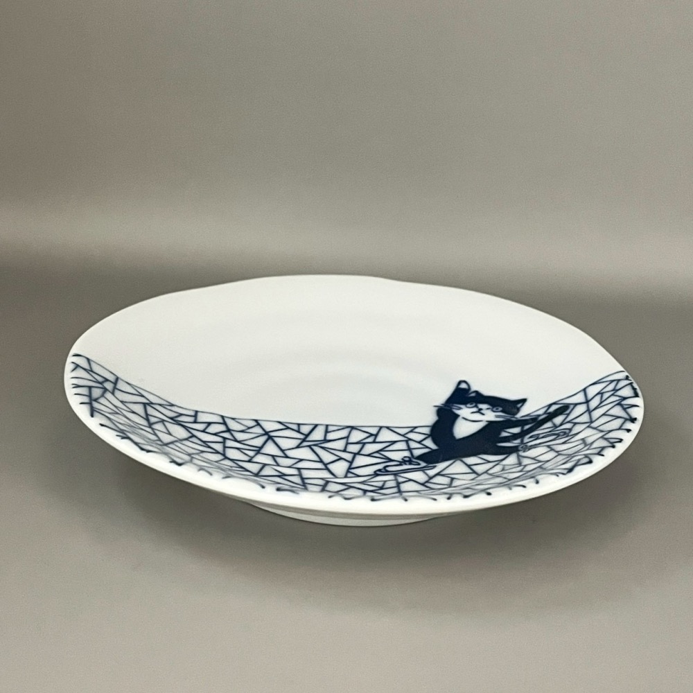日本製高水窯美濃燒貓咪滑冰圖案小圓盤 陶瓷盤 盤子 小盤子 小碟子 13.5cm-細節圖3