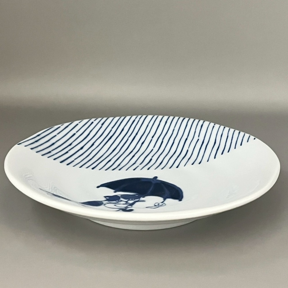 日本製高水窯美濃燒下雨貓咪撐傘晴天娃娃圖案小圓盤 陶瓷盤 盤子 小盤子 小碟子 13.5cm-細節圖3