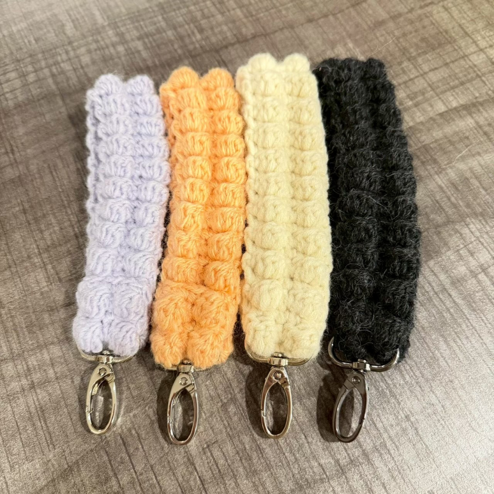 Jenny’s good life 手作毛線寬版豆豆手腕繩 手腕掛繩 手機掛繩 手機繩-細節圖2