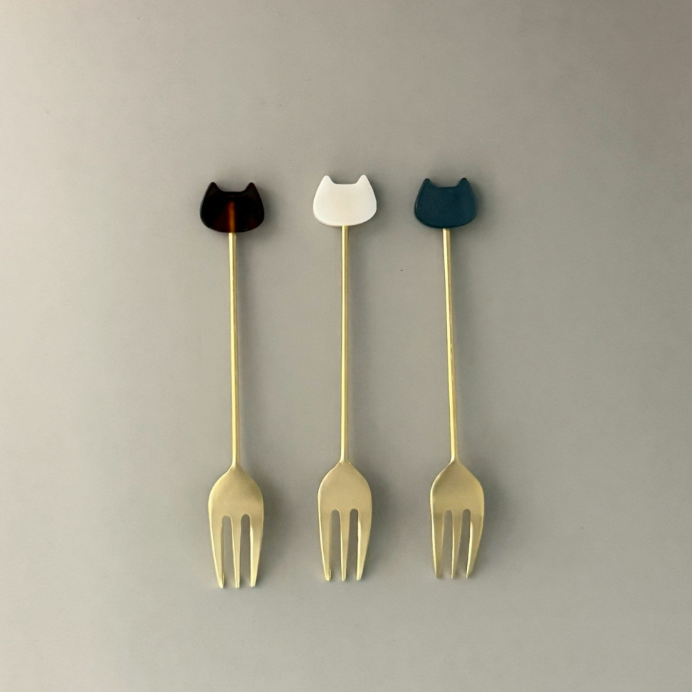 日本製貓咪造型叉子 甜點叉 12.5公分 琥珀色 白色大理石 灰藍色-細節圖2