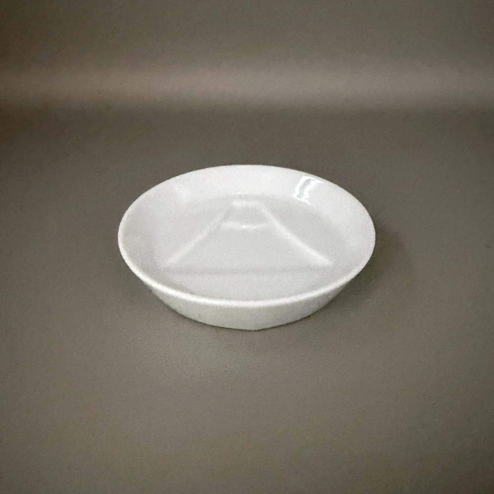日本製美濃燒富士山造型白色醬料碟 醬油碟 小碟子 8.2公分-細節圖2