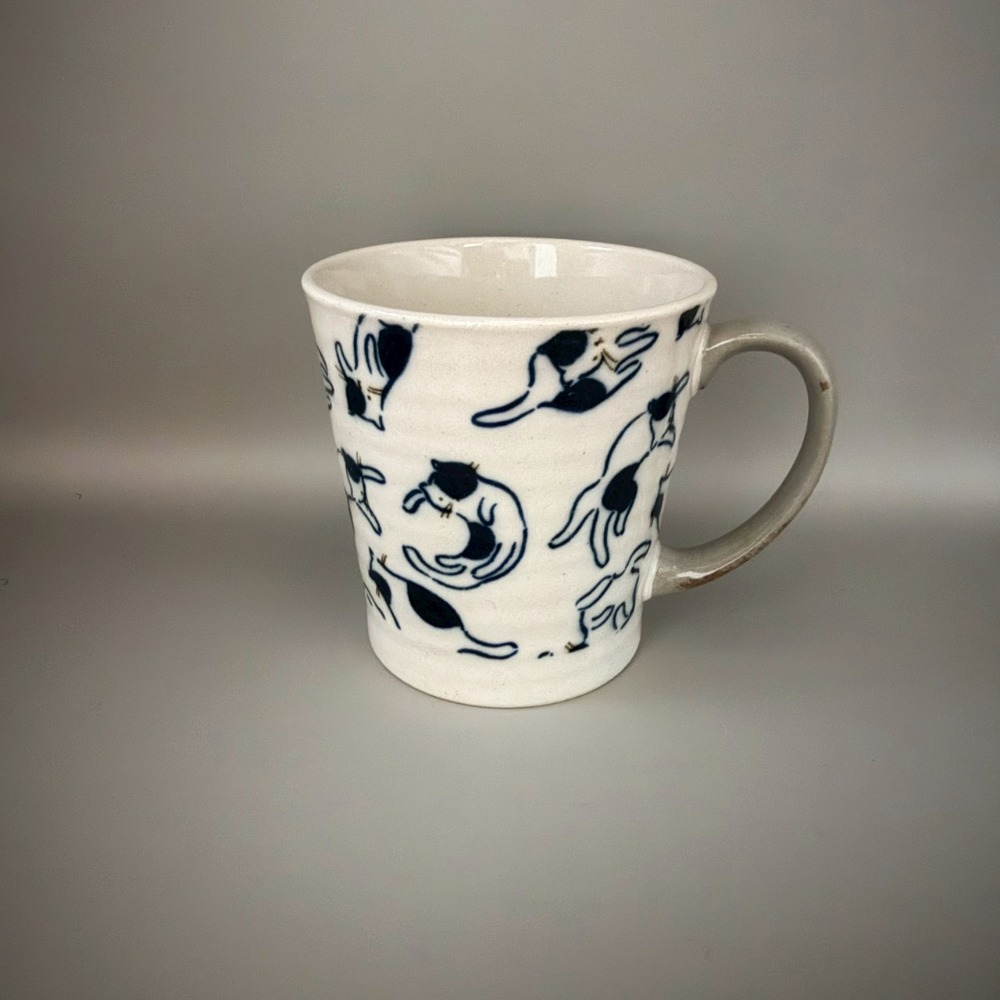 春子家HARUKOKE選品 日本製美濃燒簡約線條貓咪圖案馬克杯 杯子 水杯 茶杯 350ml 藍色 咖啡色-規格圖5