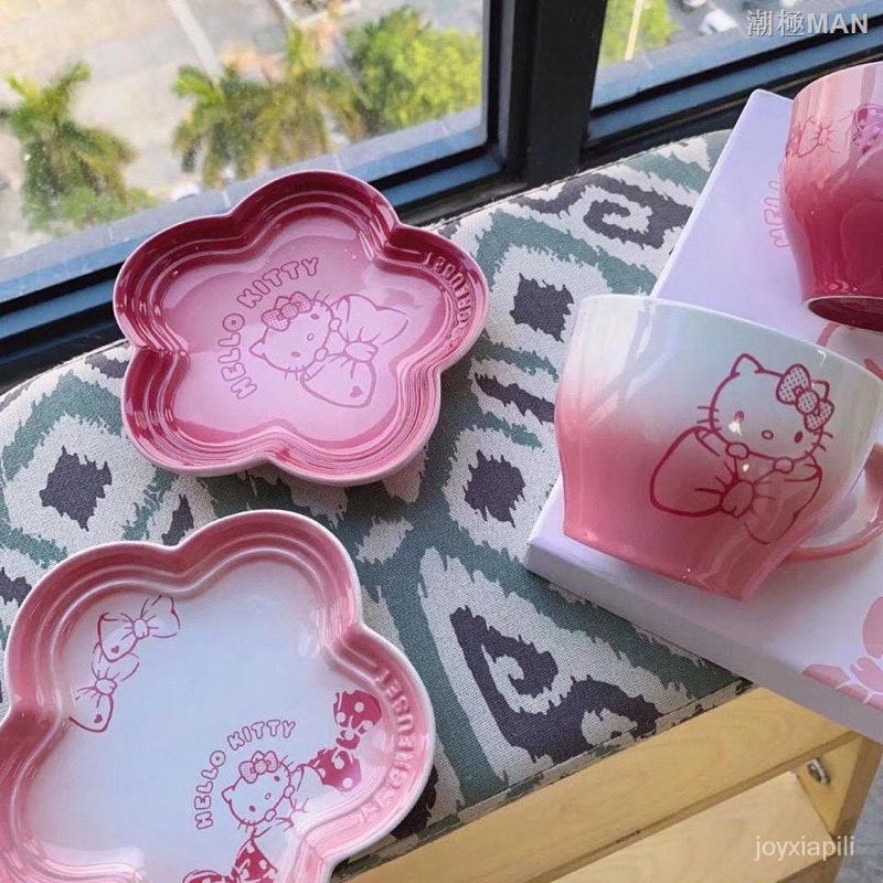 正品 法國Le creuset 聯名 酷彩Hello Kitty吉蒂貓杯碟四件餐具套裝咖啡杯 盤子☕️-細節圖4