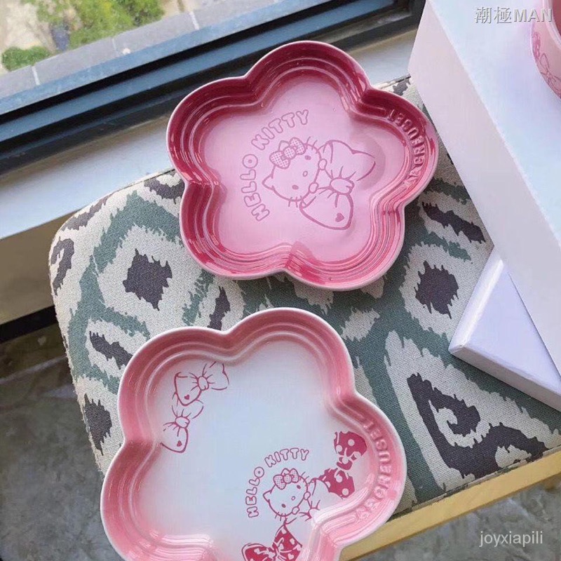 正品 法國Le creuset 聯名 酷彩Hello Kitty吉蒂貓杯碟四件餐具套裝咖啡杯 盤子☕️-細節圖7