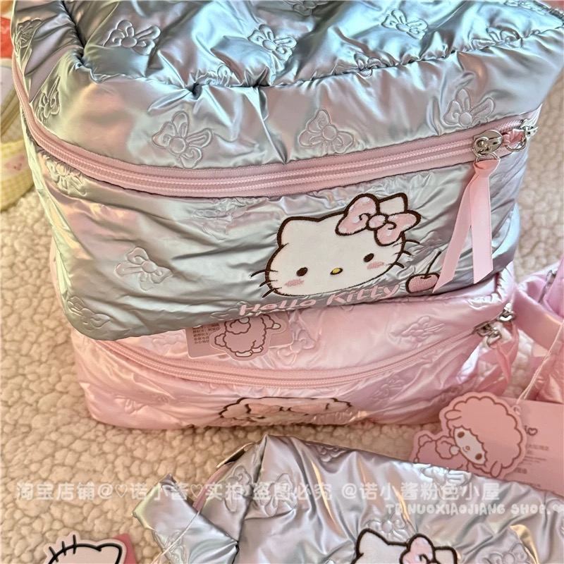 正品 三麗鷗KITTY羽絨布刺繡化妝箱 旅行便攜絲帶甜美手拿包-細節圖3