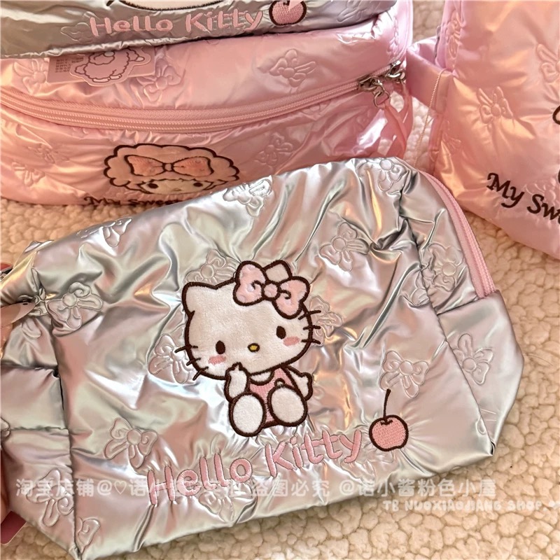 正品 三麗鷗KITTY羽絨布刺繡化妝箱 旅行便攜絲帶甜美手拿包-細節圖4