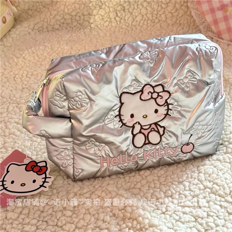 正品 三麗鷗KITTY羽絨布刺繡化妝箱 旅行便攜絲帶甜美手拿包-細節圖6