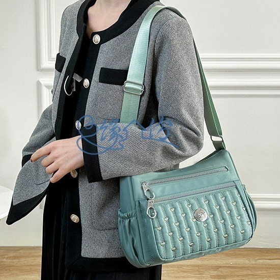 愛心繡花尼龍側背包 時尚包 斜背包 淑女包 單肩包 情人節禮物【緣份小屋】-細節圖2