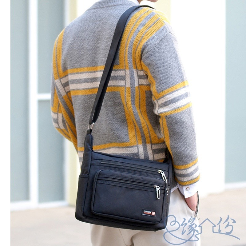 男士商務尼龍側背包 斜背包 郵差包 小方包【緣份小屋】-細節圖2