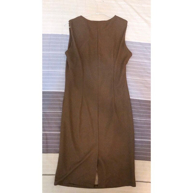 【二手9成9新】單邊腰部抓皺 後開衩 無袖連身洋裝-深軍綠色L-細節圖2