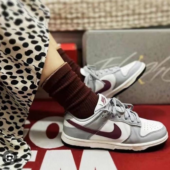 👟NIKE DUNK LOW「Pale Ivory Redwood Wolf Grey」酒紅煙波灰DD1503122-細節圖5