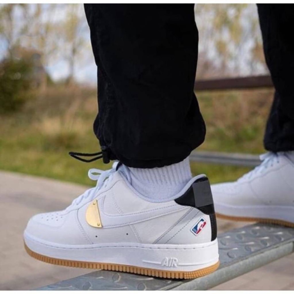 👟NIKE NBA X 聯名NIKE Air Force 1 Low White/Grey/Gum 白灰 男女通用款CT-細節圖5