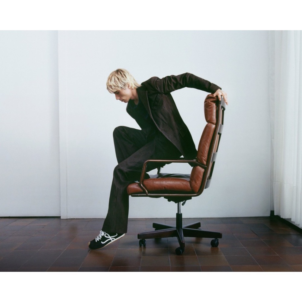 👟Loewe🇪🇸Ballet Runner2.0 芭蕾系列運動跑鞋｜休閒鞋｜尼龍和小牛皮｜低筒｜黑底白L-細節圖7