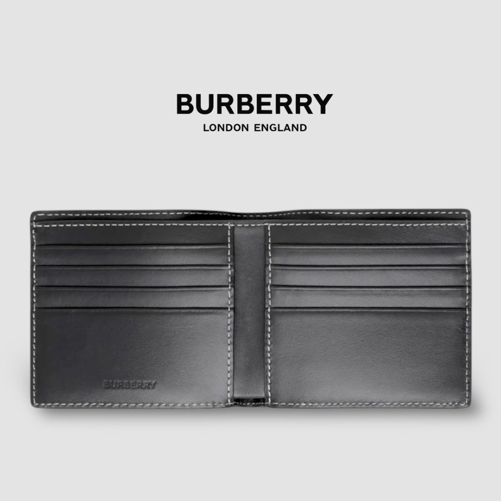 👜Burberry  品牌字母徽標 經典格紋雙摺皮夾｜暗樺木棕色｜對折｜白色衍縫縫線｜8卡｜短夾｜錢夾｜錢包｜環保皮革-細節圖3