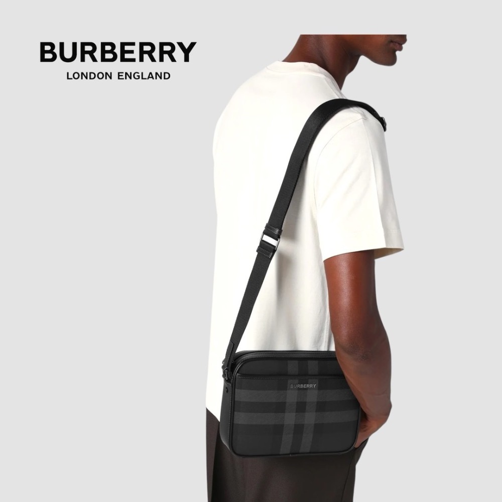 👜Burberry Muswell bag 炭灰色革紋金屬Logo 拉鍊包｜隨身包｜隨行包｜肩背包｜斜肩包｜公事包-細節圖2