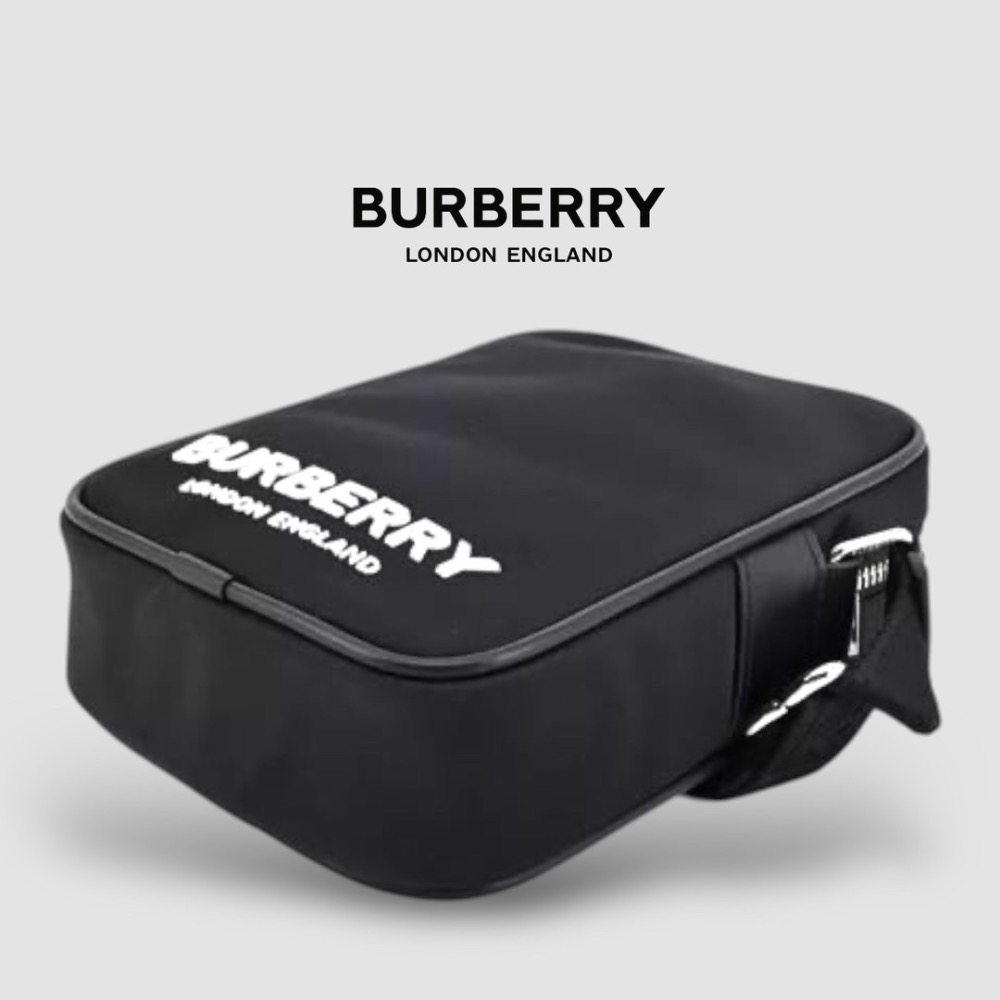 👜Burberry博柏利 Paddy Phone Bag📱品牌大字母黑色尼龍手機包｜輕便小包｜隨行包｜斜肩包｜肩揹包-細節圖6