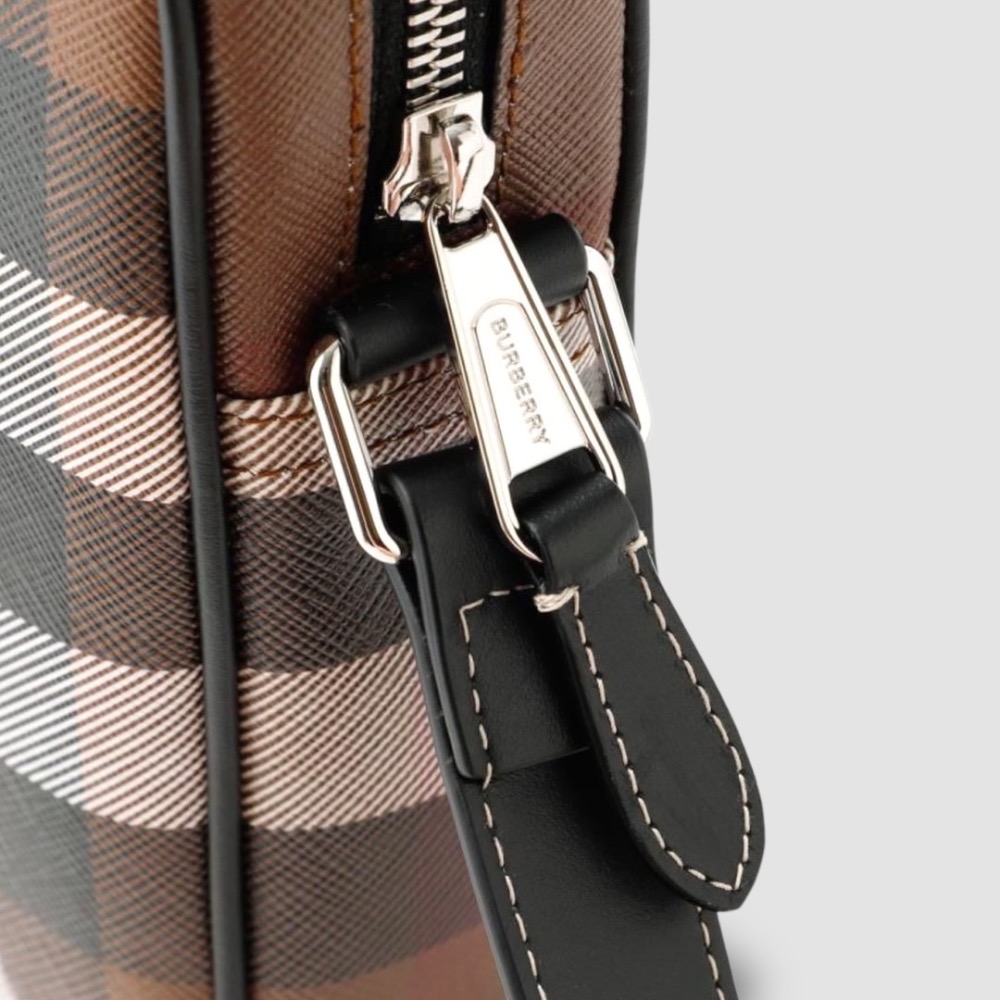 👜Burberry Paddy Phone Bag📱深樺木棕色格紋｜手機包｜輕便小包｜隨行包｜斜肩包｜肩揹包｜格紋棕-細節圖9