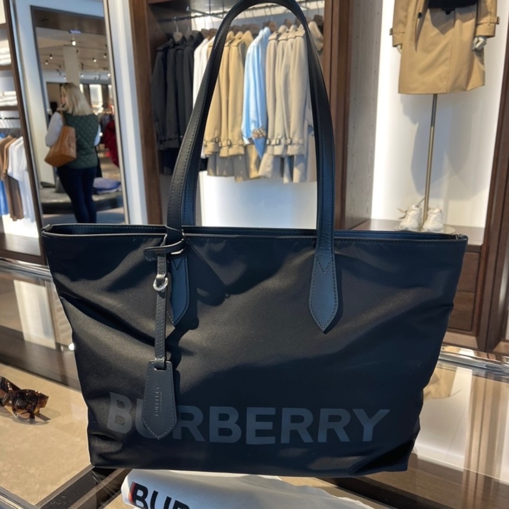 👜Burberry 經典LOGO字樣尼龍托特包｜手提包｜肩背包｜黑色｜防潑水｜男女通用款-細節圖8