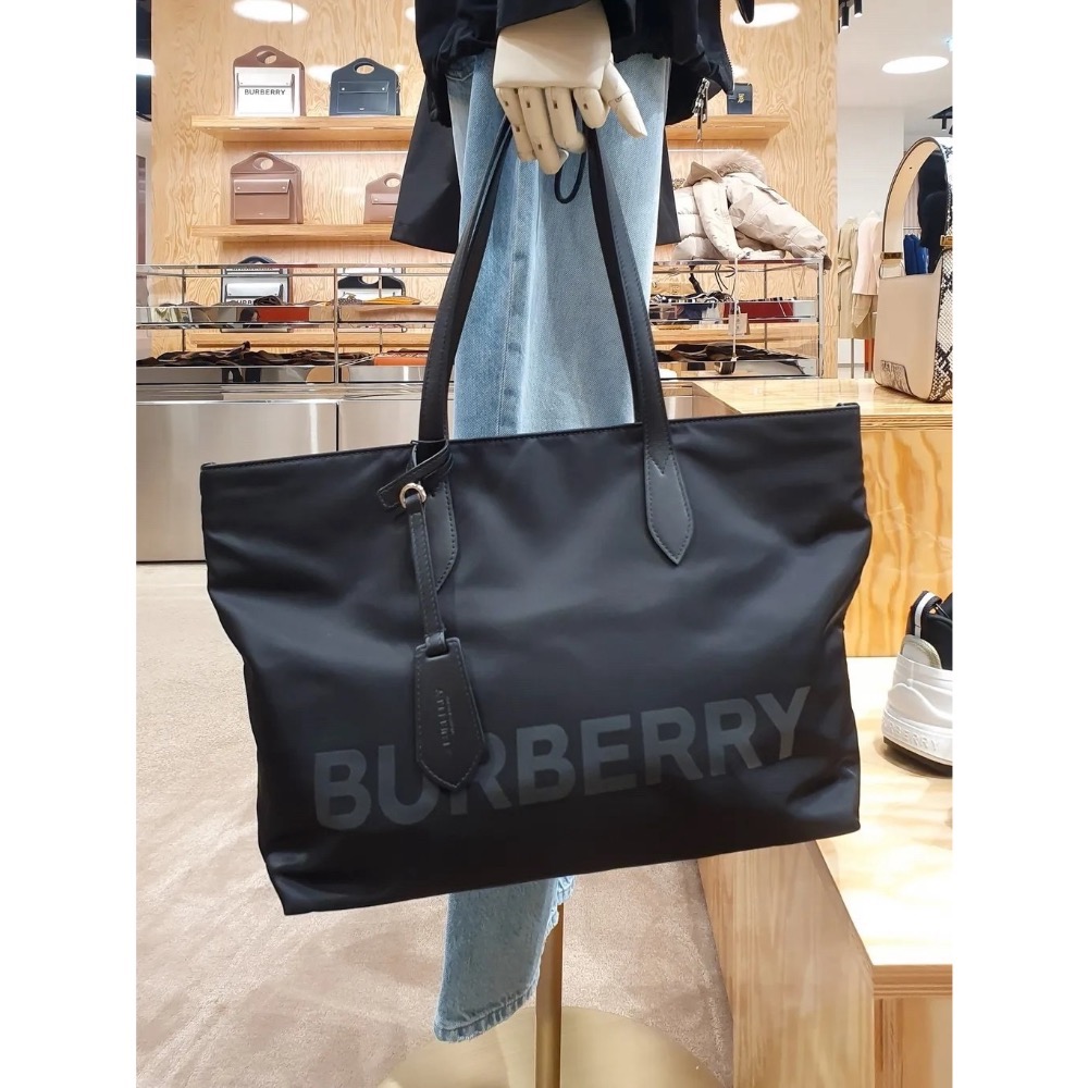 👜Burberry 經典LOGO字樣尼龍托特包｜手提包｜肩背包｜黑色｜防潑水｜男女通用款-細節圖11