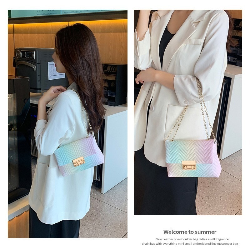 (當日出貨) 🛒時尚潮流鏈條包 漸變PU包 單肩包 斜肩包 漸變包 鎖扣小包包(YA005)-細節圖7