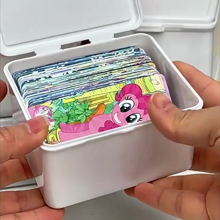 (當日出貨)純白翻蓋收納盒 收納小卡 翻蓋收納盒 卡膜收納整理盒 多功能防塵盒 收納盒 卡片收納盒(A182)-細節圖2