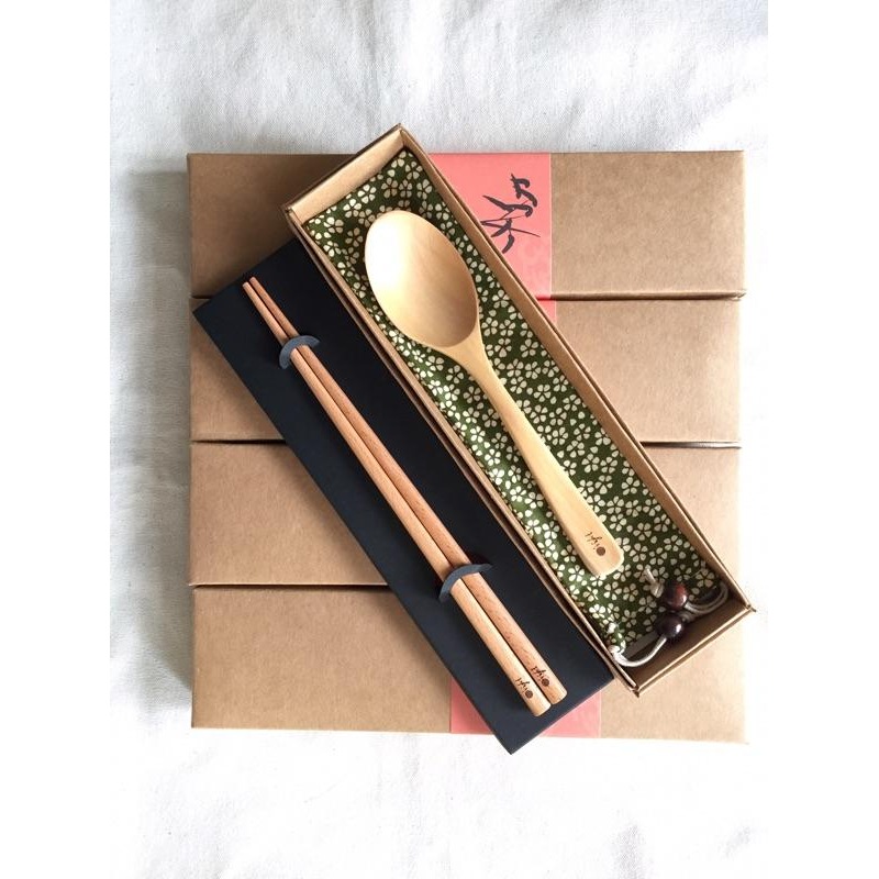 客製雕刻 婚禮小物 喜筷 囍筷 木筷 木湯匙 餐具禮盒 工商贈品 姐妹禮 活動禮 禮贈品 畢業禮物 餐具刻字 天然工房-細節圖4