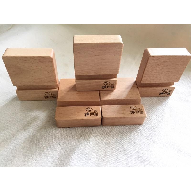 木頭手機支架 木製手機架 懶人支架 手機支架 交換禮物 支架 手機座 萬用支架 客製化支架 名片架 客製雕刻 天然工房-細節圖3