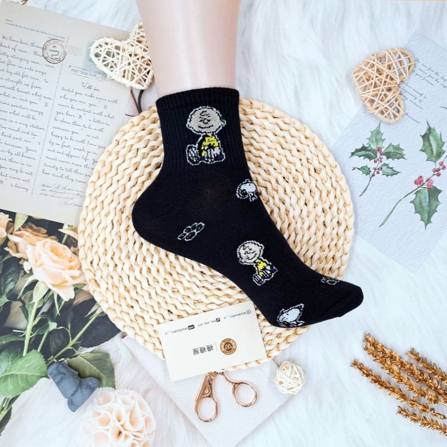 wawawo🧦美國卡通史奴比狗狗胡斯托韓國製襪子中筒襪可愛學生INS網紅款韓國襪裸襪長襪素色襪女生韓國襪子韓國學生襪子-