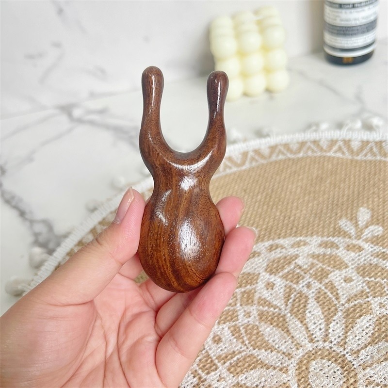 現貨秒出｜檀木鼻樑按摩器 鼻子疏通按摩器 經絡點穴 提拉按摩 撥筋棒 臉部按摩 眼部按摩器｜彤夫人生活百貨-細節圖5