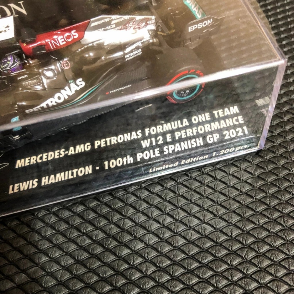 Minichamps Mercedes-amg f1 w12e Lewis Hamilton 100th-pole-細節圖3