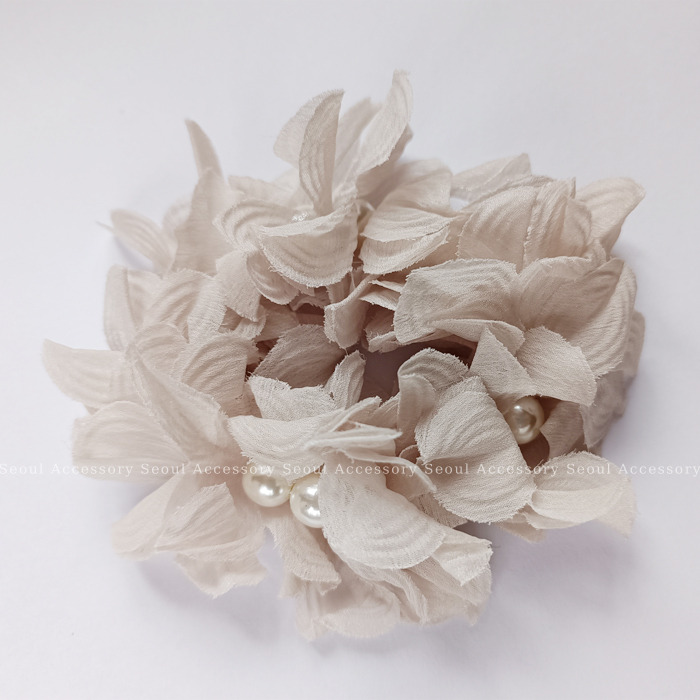 [現貨]首爾飾集 正韓國製 雜誌日系風格珍 珍珠滿滿花瓣 髮束 手環兩用2-16-1-細節圖7